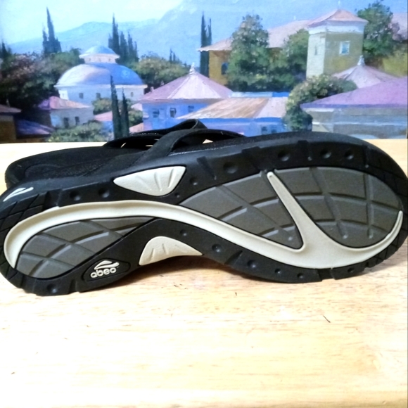 abeo acacia sandals